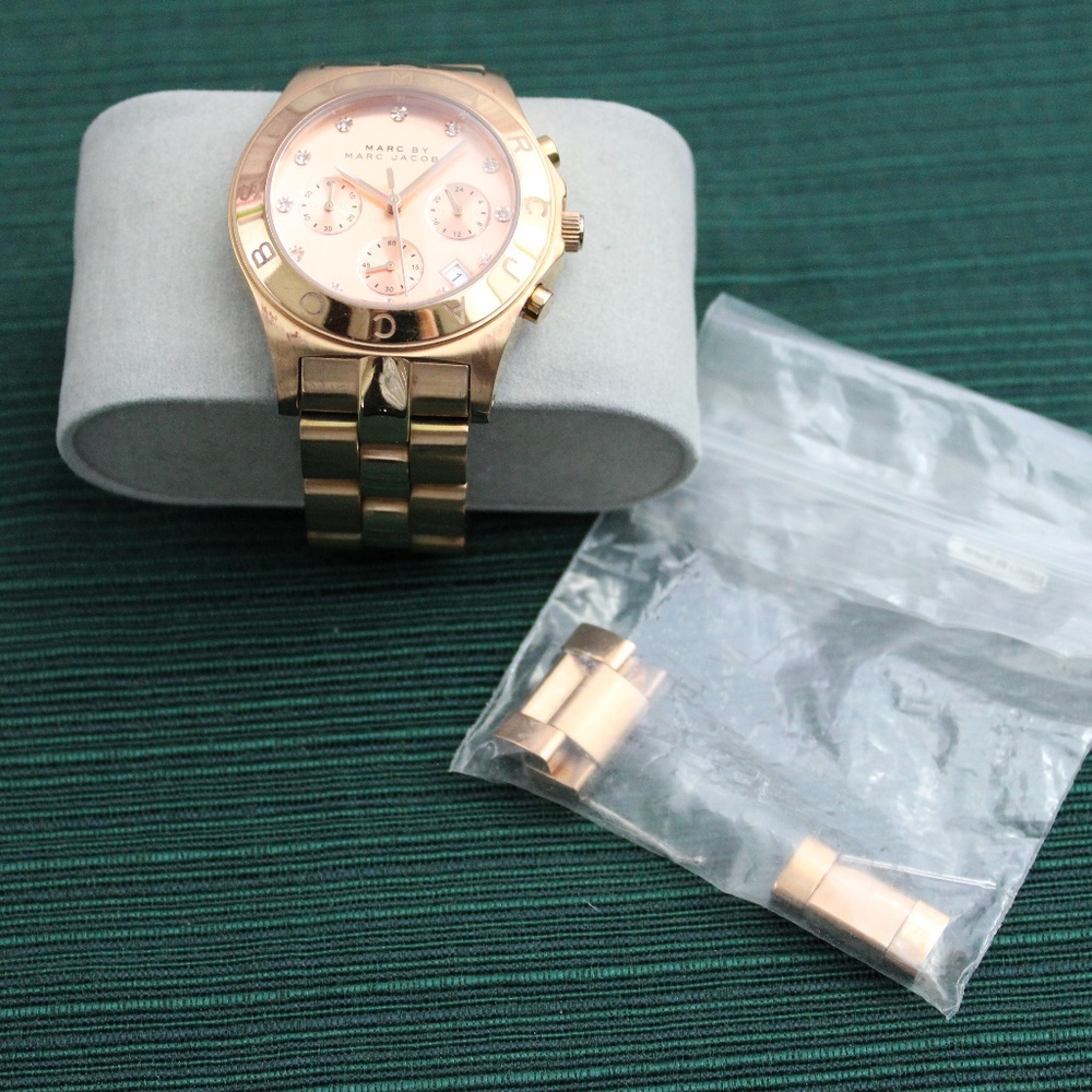 Sold! Rosegold Marc Jacobs Watch - Picture 2 of 8